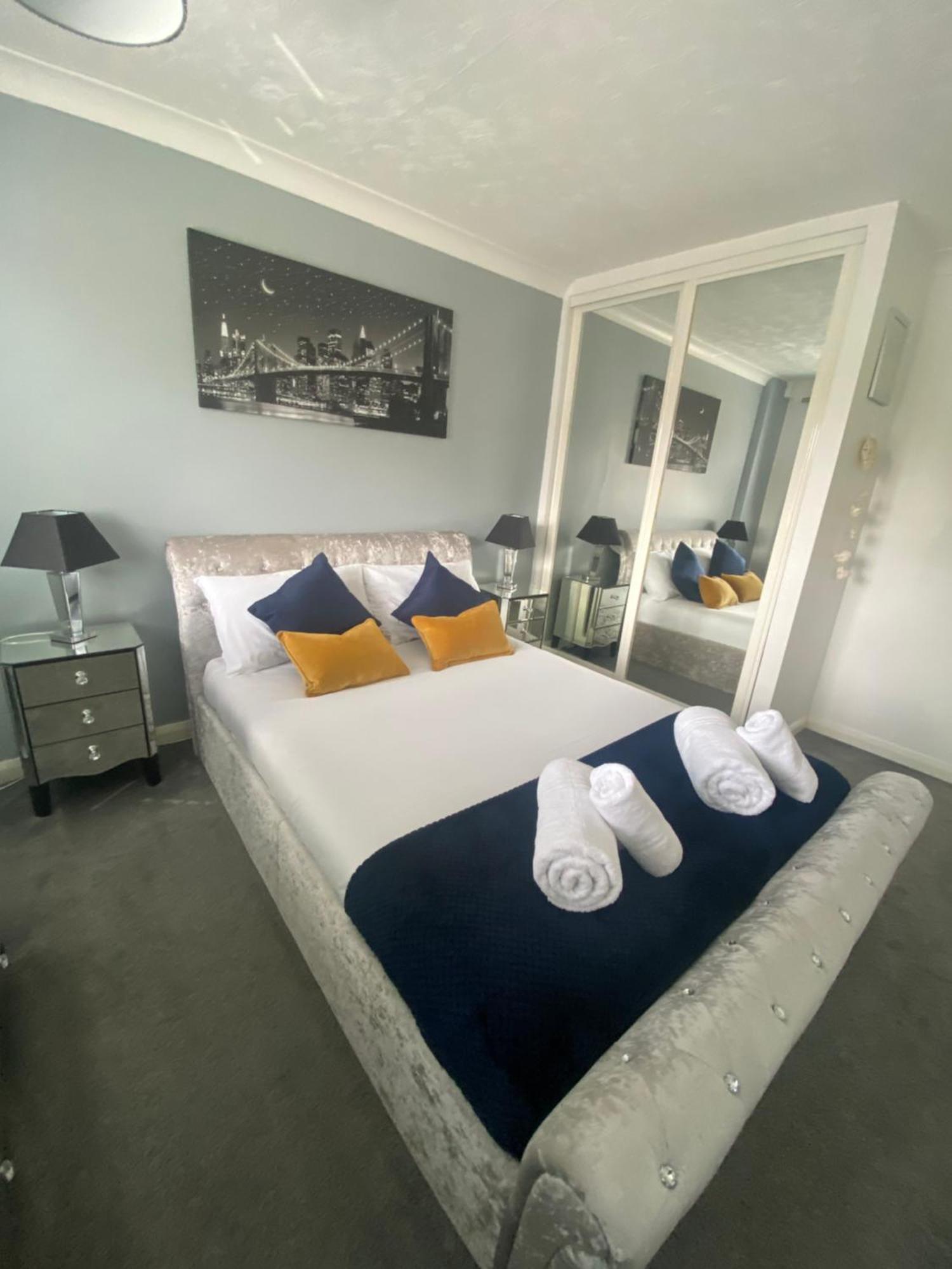 The Brook House - Spacious 3 Bed Home From Home In Burton Exterior foto